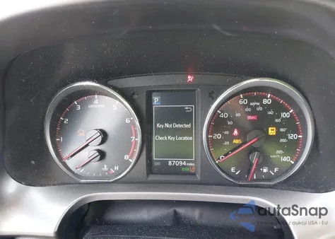 2018 Toyota Rav4 Se из США, поврежденный, VIN JTMNFREV3JJ159703